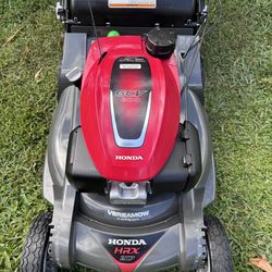 NEW LAWNMOWER HONDA HRX-217 /200cc  THE LAWNMOWER IS SELF PROPELLED. NEVER GET RUSTED, ROTO STOP BLADE SYSTEM, . CUTS TEALLY WELL STRAIGHT LINE. Trans