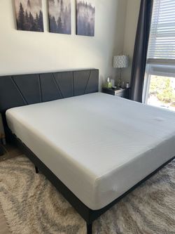 Brand new King Zinus mattress