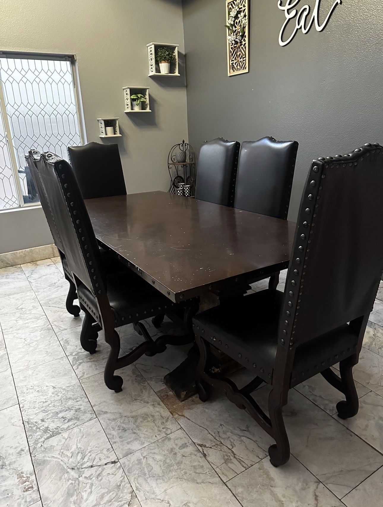 Dining Table & Chairs