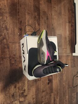 Nike!! Self Lacing!!