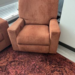 Ashley Furniture Aviemore Sofa and Recliner Set