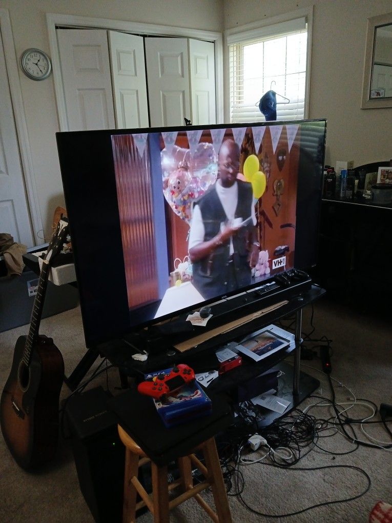Smart TV With Reamote 55in