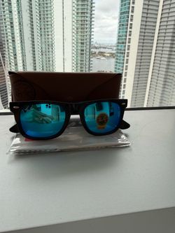 Ray-bans polarized sun glasses