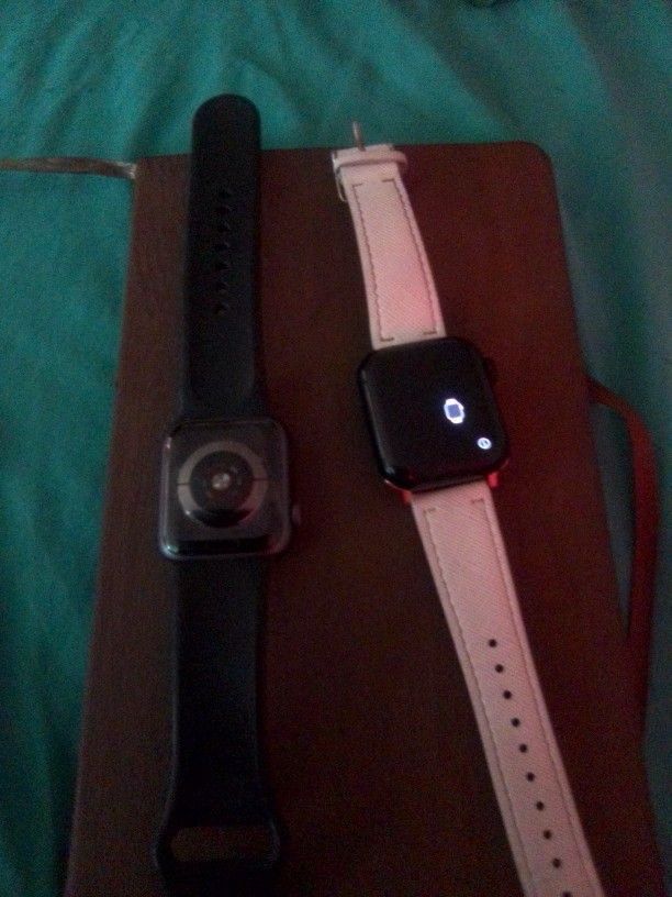 Apple Watch 4 Series And Apple Watch SE.