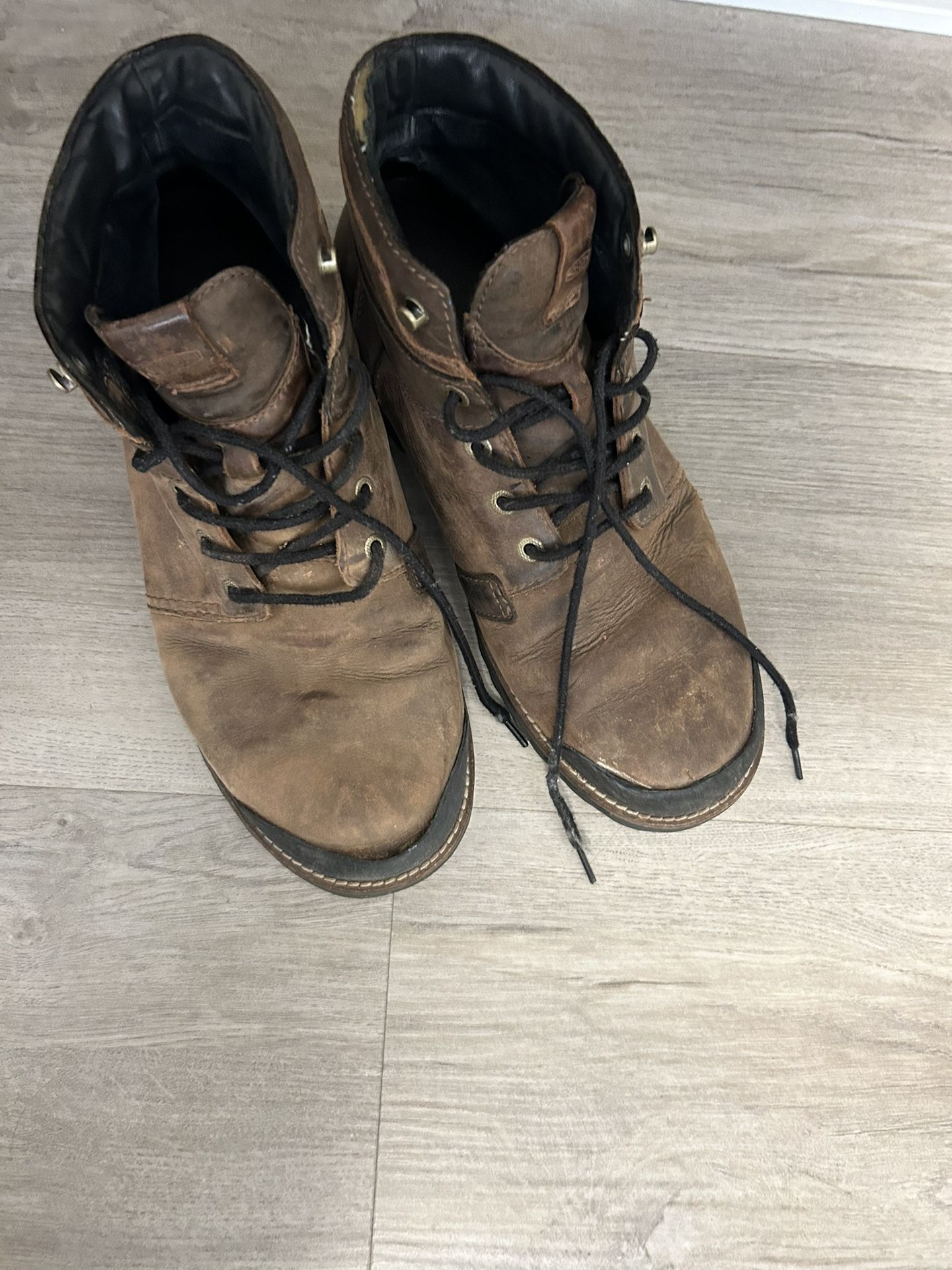 Keen Boots Size 11