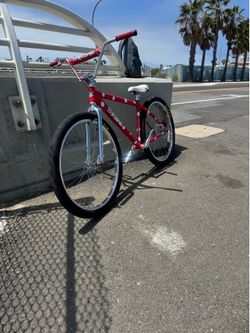 Throne 29” Goon red/wht pdots