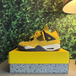 Jordan 4 Lightning Size 9 