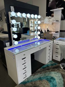 White Makeup Vanity Set