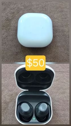 Bluetooth, wireless earbuds.
