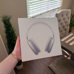 AirPod Max (Brand New) 