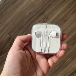 Apple Earbuds