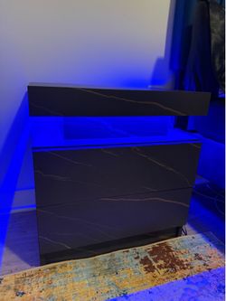 2 x night stands/ side tables
