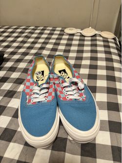 Authentic vans checkerboard shoe.
