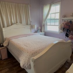 Exquisite White Bedroom Set Size FULL Ashley’s Furniture
