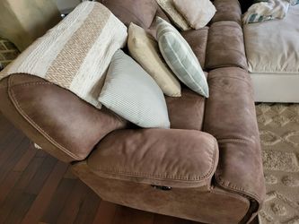 Dual Recliner Sectional 6 Piece With Power Storage