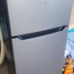 Fridge 4 Feet Tall With Freezer