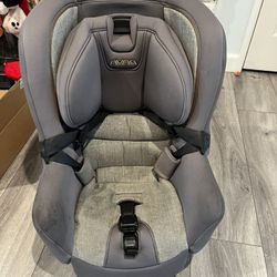 Nuna Rava Carseat