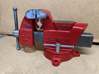 Vintage COLUMBIAN 4” Swivel Vise w/Pipe Jaws (Made in USA)