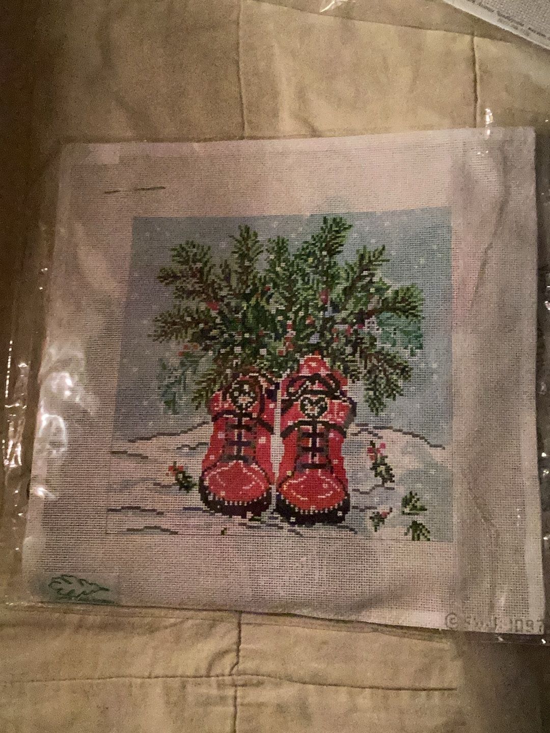 Needlepoint Christmas Boots Kit (13 Fibers Included