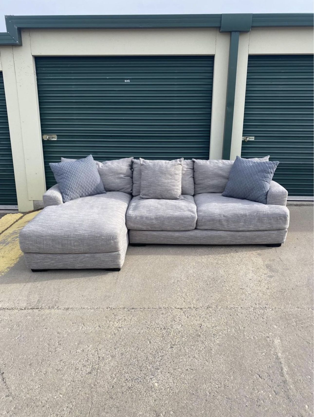 **FREE DELIVERY** Beautiful Modern Grey L Shaped Sectional Couch