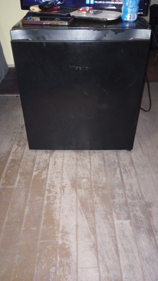 Hisense Mini Fridge