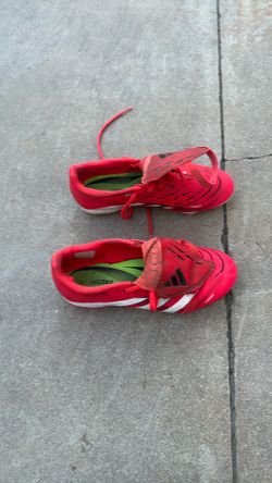 Adidas predator kids soccer cleats size 4