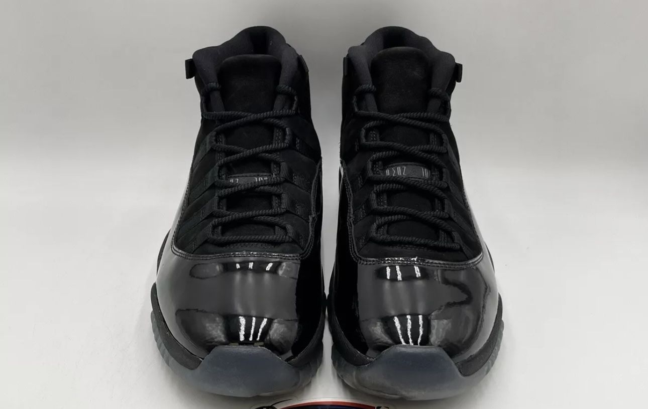 Air Jordan Retro 11 Cap & Gown