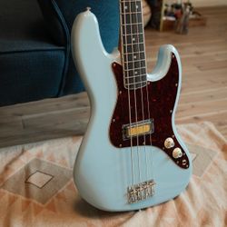 Fender Gold

Foil Jazzmaster