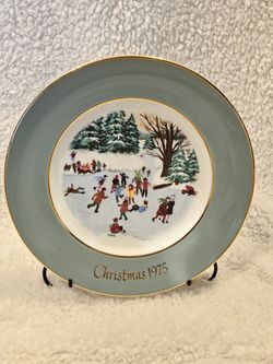Wedgwood for Avon 1975 Christmas Plate 4th Edition "Skaters On The Pond"