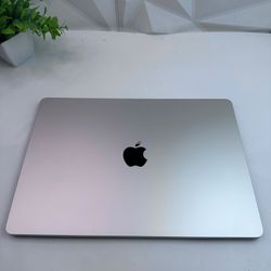 MacBook Air 15-inch, M4, 2025 10-Core GPU, 16GB, 512GB SSD, Star Light