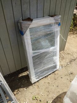 Vinyl replacement window