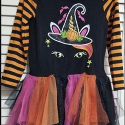 COSTUME 