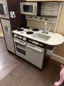 Kidkraft kitchen