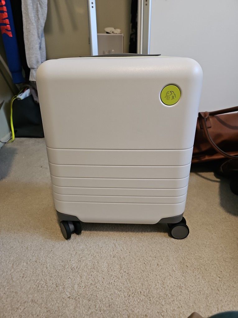 Drunk Elephant x Monos Suitcase