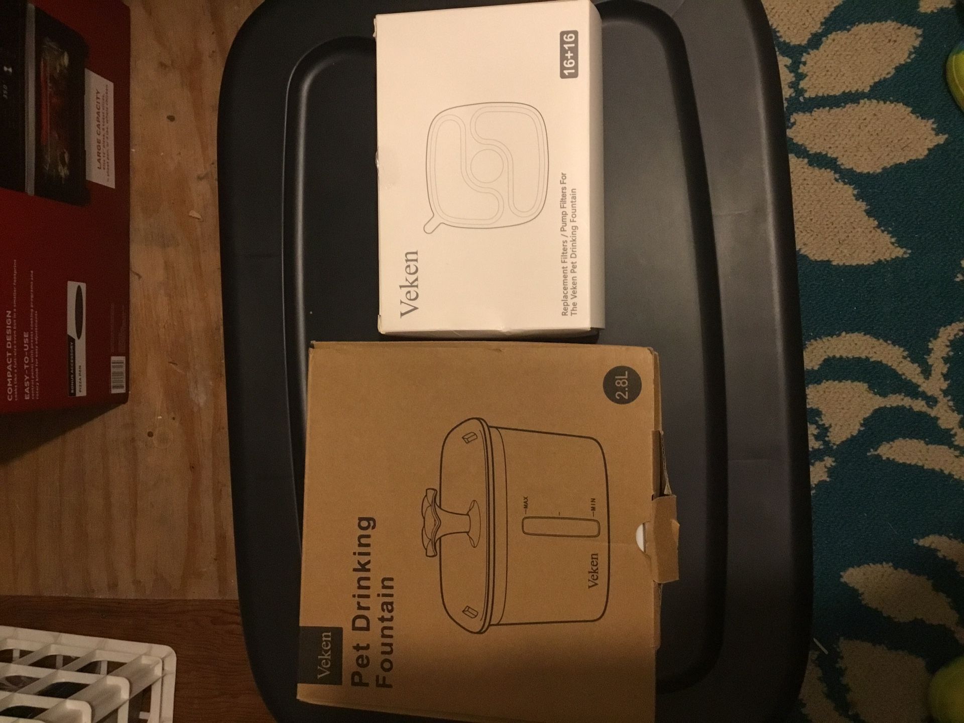 Veken Pet Drinking Fountain and 15 Replacement Filters