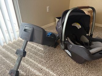 NUNA CarSeat & Base