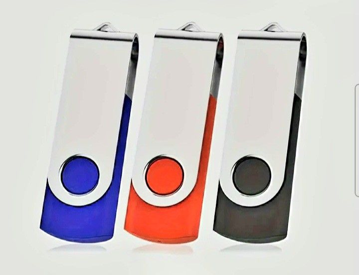 THREE 32GB EACH - FLASH DRIVES USB NEW