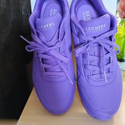 Sketchers Women's Size 9