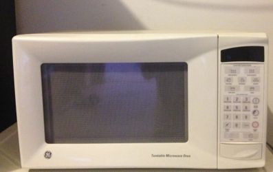 GE turntable microwave oven