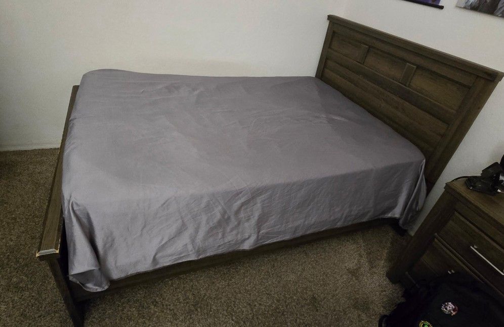 Bed Frame And Box Mattress