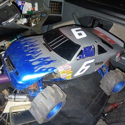 Hellion 4x4 brushless  rc monster truck/car