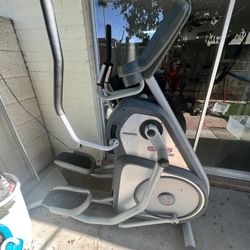 Star Trac Elite Elliptical 