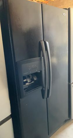 Amana Side-by-Side Black Refrigerator Fridge

