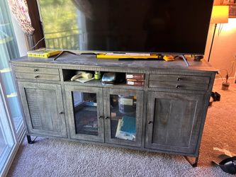 Entertainment center