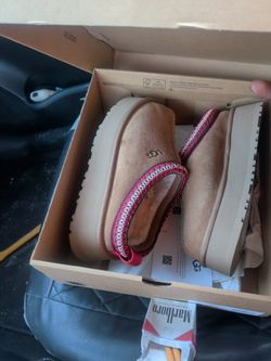 uggs new  size 5