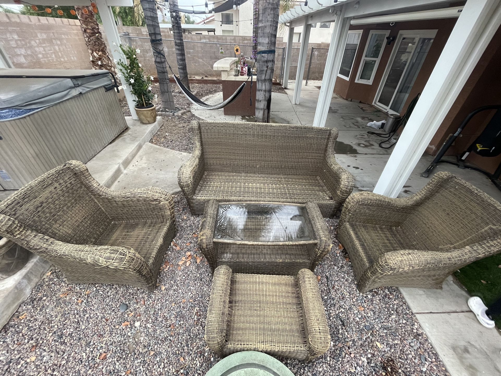 5 Piece Outdoor Patio Wicker Set for Sale in Hemet, CA OfferUp
