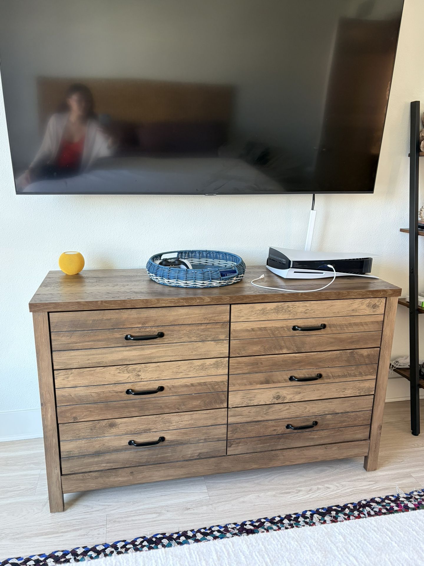 Rustic Wood Dresser – 6 Drawers 🪵