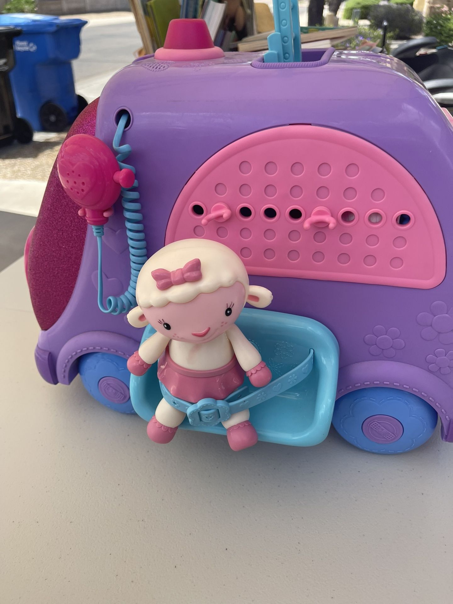 Doc McStuffins Toy Wagon