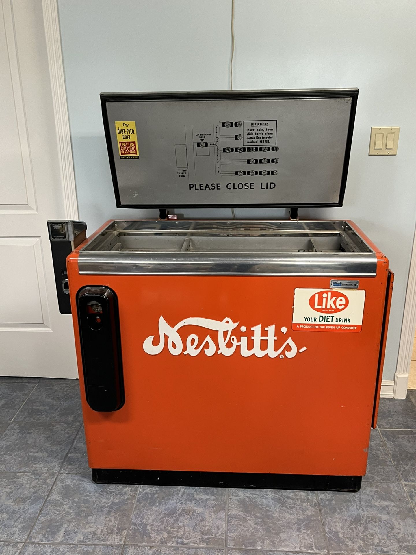 Seldom-seen, WORKING 1950s Nesbitt's Orange Soda vending machine. Rare 10-cent coin slider.