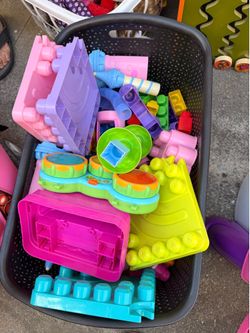 Mega Bloks Table and kids building blocks
